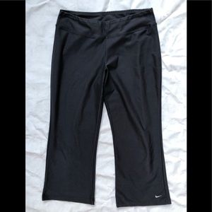 Nike women’s gray leggings/yoga pants